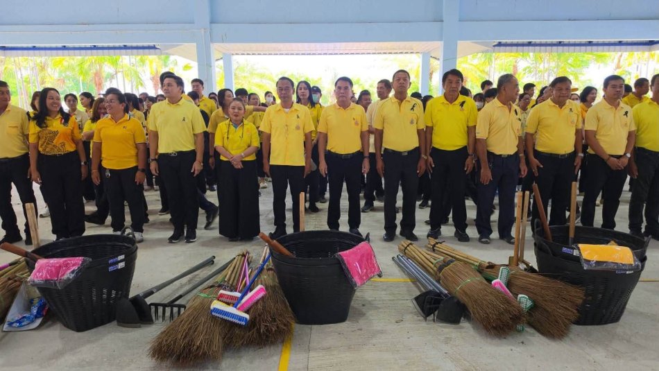 เทศบาลตำบลทับมา จัดโครงการวันเฉลิมพระชนมพรรษาพระบาทสมเด็จพระปรเมนทรรามาธิบดีศรีสินทร มหาวชิราลงกรณฯ พระวชิรเกล้าเจ้าอยู่หัว ประจำปีงบประมาณ พ.ศ. 2569 พร้อมจัดกิจกรรม Big Cleaning Day แสดงพลังจิตอาสาเพื่อส่วนรวม